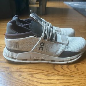 OnCloud Men’s Cloudnova shoes, Sz 11. White Umbra